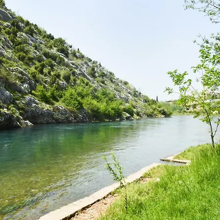 Basic 3* Blagaj